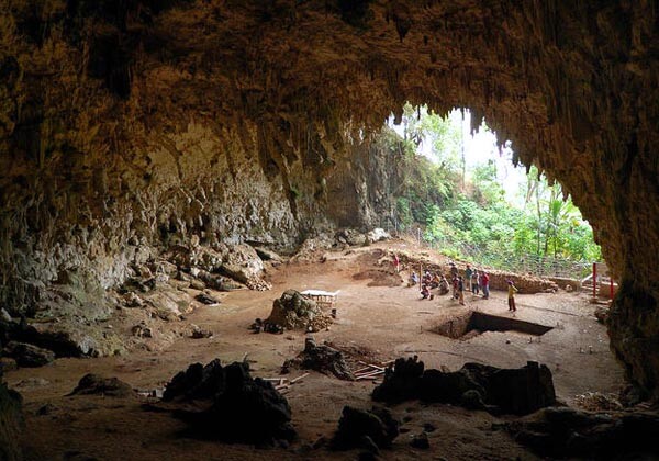 CAVING in Sri Lanka