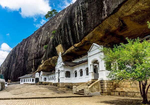 Dambulla Cave Temple Outside