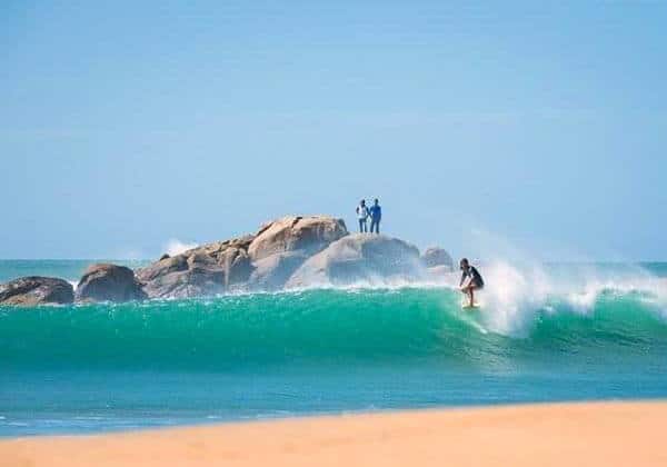 SURF IN ARUGAM BAY in Sri Lanka